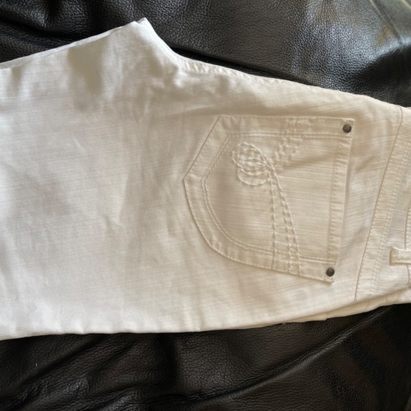 NWT OLSEN EUROPE WHITE CROPPED DENIM PANTS SIZE 4 - Picture 3 of 6